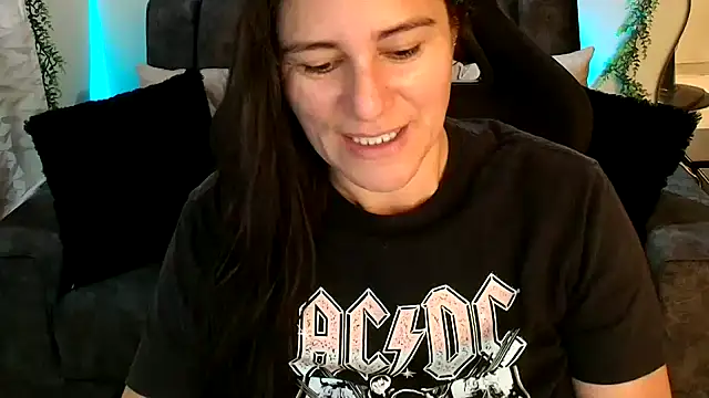 Snapshot of LUCYMILF_SEXY chatting on 05/30/26, 02:47 LUCYMILF SEXY online show from 05/30/26, 02:47