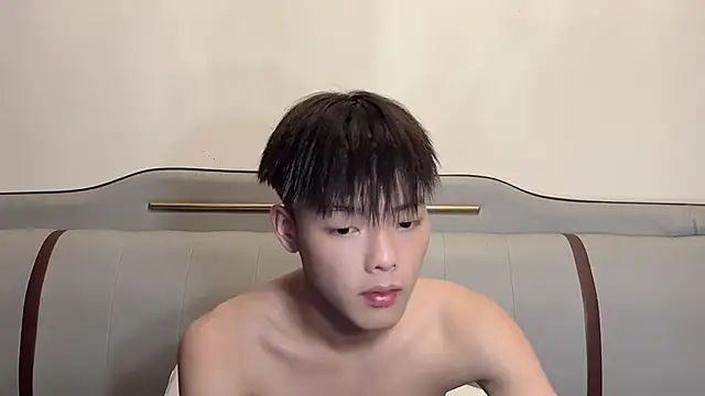 Snapshot of LY-0101 chatting on 05/09/26, 02:11 LY-0101 online show from 05/09/26, 02:11