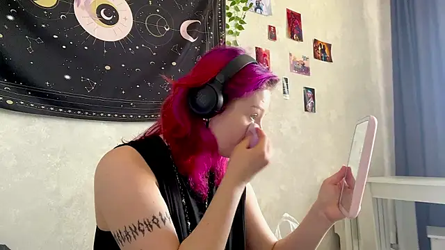 Playful Vi online show from 05/05/26, 07:16