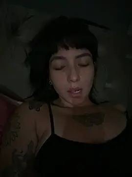 Snapshot of MartinadeCaxias chatting on 05/14/26, 01:01 MartinadeCaxias online show from 05/14/26, 01:01