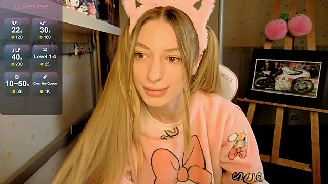 Snapshot of MiaMooonn chatting on 06/05/26, 05:47 MiaMooonn online show from 06/05/26, 05:47