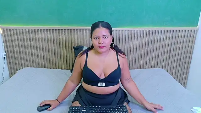 Snapshot of alondra_x0x0 chatting on 05/09/26, 01:05 alondra x0x0 online show from 05/09/26, 01:05