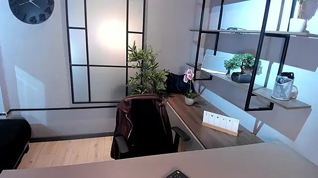 Spencerwhite  online show from 05/09/26, 08:25