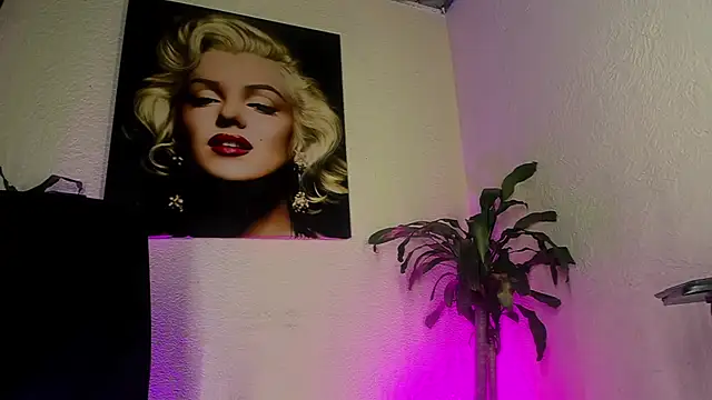 Miss Isa  online show from 06/14/26, 08:00