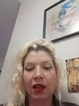 Snapshot of GoldenLatinax chatting on 07/20/26, 02:26 GoldenLatinax online show from 07/20/26, 02:26