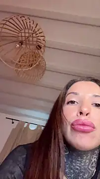 sweetemily xo online show from 05/05/26, 04:09