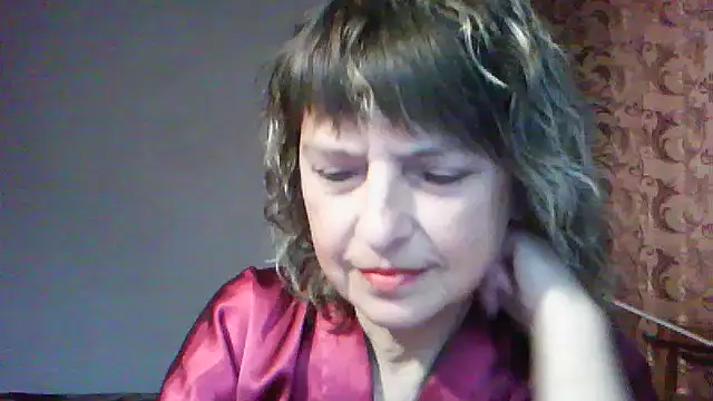 Snapshot of ElizabethGorden chatting on 05/13/26, 03:04 ElizabethGorden online show from 05/13/26, 03:04