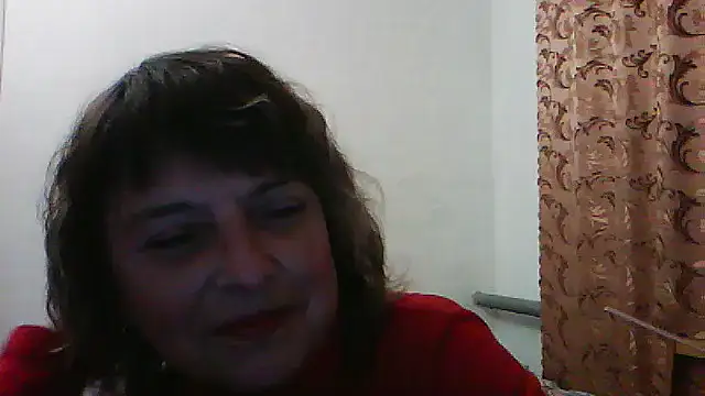 Snapshot of ElizabethGorden chatting on 05/13/26, 05:21 ElizabethGorden online show from 05/13/26, 05:21