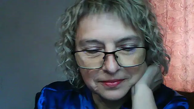 ElizabethGorden online show from 06/17/26, 05:43