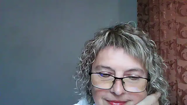 ElizabethGorden online show from 06/18/26, 01:26