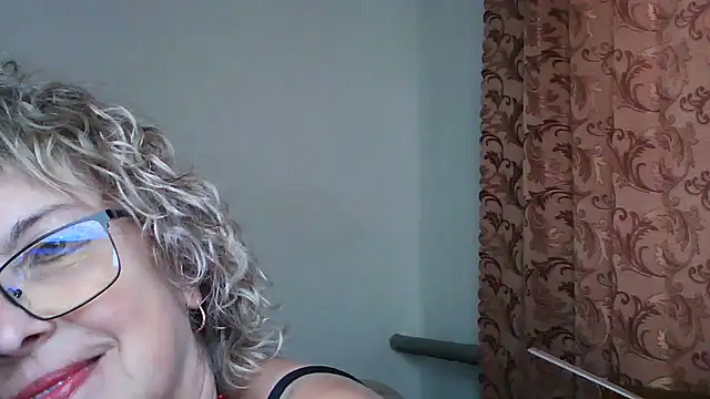 ElizabethGorden online show from 06/19/26, 01:59