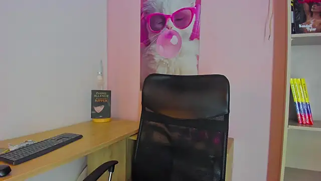 Hilaryportman149 online show from 06/25/26, 11:53