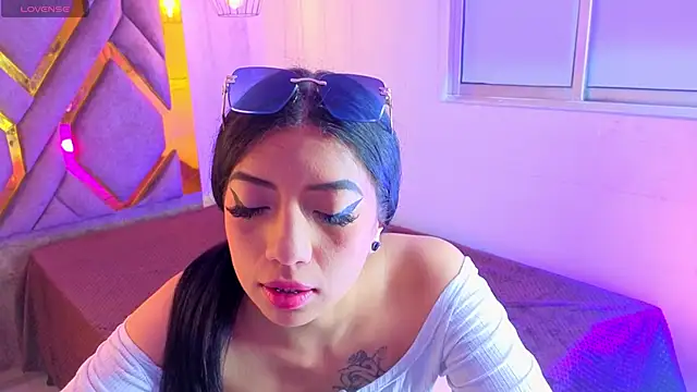 Ey Im simone  online show from 05/31/26, 12:56