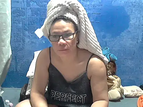 hotchilimom online show from 06/27/26, 10:09