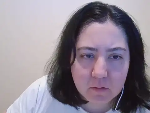 Snapshot of IsabellaJacobs chatting on 05/07/26, 10:59 IsabellaJacobs online show from 05/07/26, 10:59