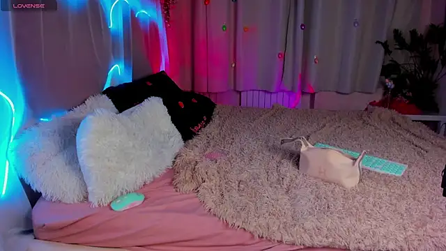 MaddyFever online show from 06/25/26, 05:45