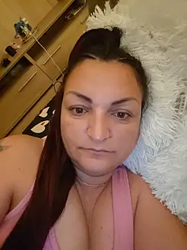 Snapshot of LunaMoonlira chatting on 06/19/26, 09:07 LunaMoonlira online show from 06/19/26, 09:07