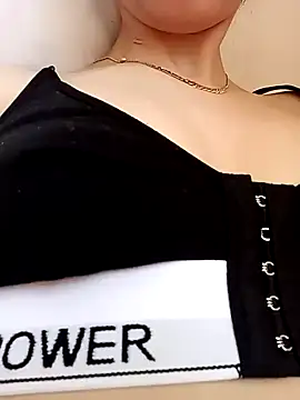 Louulou Hotgirl online show from 05/19/26, 11:05