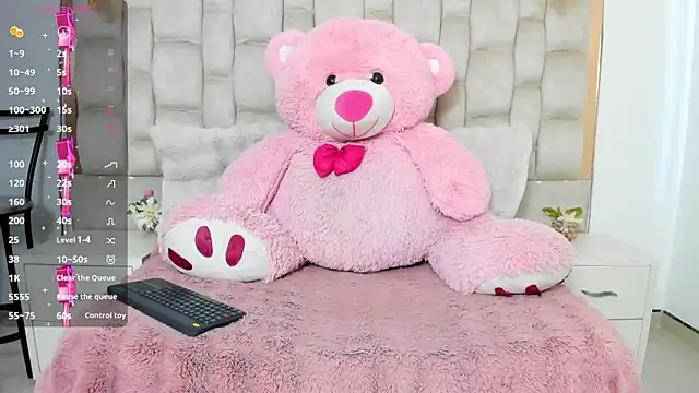 MaddyReyes online show from 06/12/26, 07:35