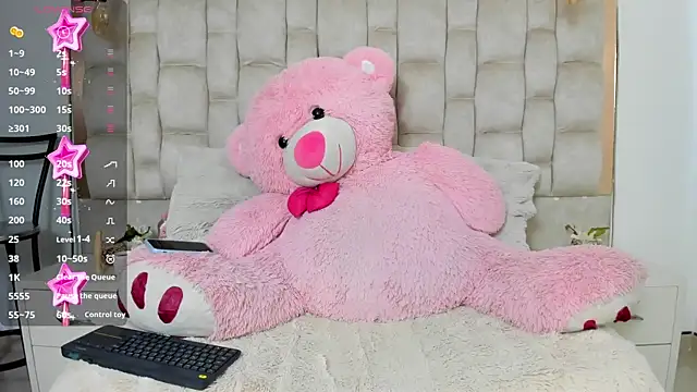 MaddyReyes online show from 06/18/26, 07:40