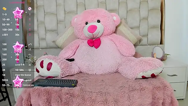 MaddyReyes online show from 06/25/26, 07:51