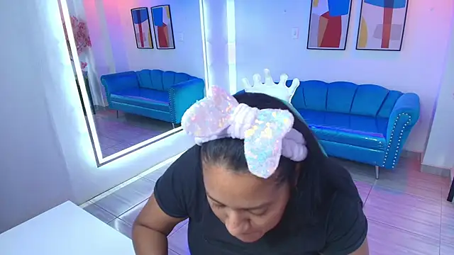 Isabella rows online show from 06/10/26, 07:24