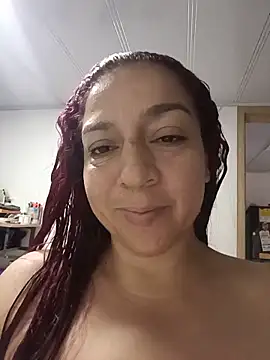 Snapshot of Tumilf chatting on 05/13/26, 11:51 Tumilf online show from 05/13/26, 11:51