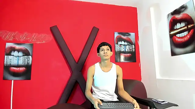 TWINKS BOYSX online show from 05/16/26, 01:21