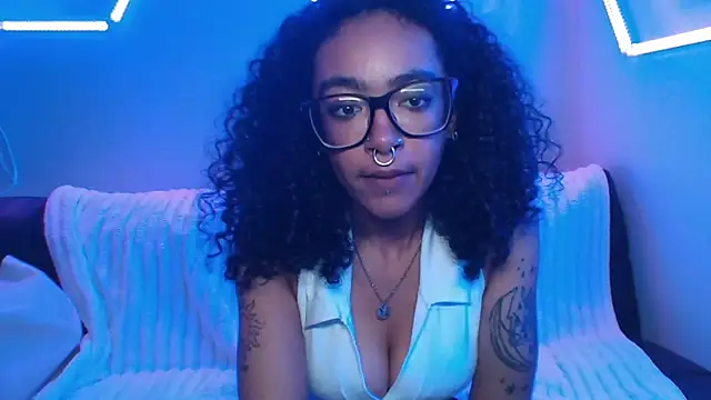 MommieMia online show from 05/12/26, 03:03