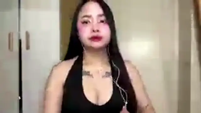Snapshot of LorindaBeser chatting on 05/12/26, 01:19 LorindaBeser online show from 05/12/26, 01:19