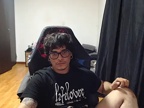 Snapshot of lilgothboy chatting on 05/05/26, 05:37 lilgothboy online show from 05/05/26, 05:37