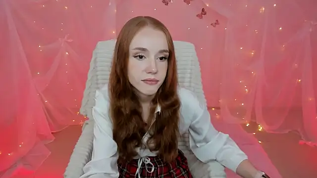 Snapshot of MilaSiren chatting on 05/12/26, 09:39 MilaSiren online show from 05/12/26, 09:39