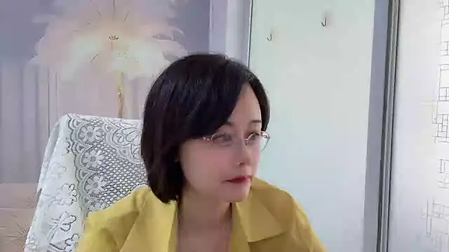 Snapshot of Naomi_Z chatting on 05/21/26, 12:06 Naomi Z online show from 05/21/26, 12:06