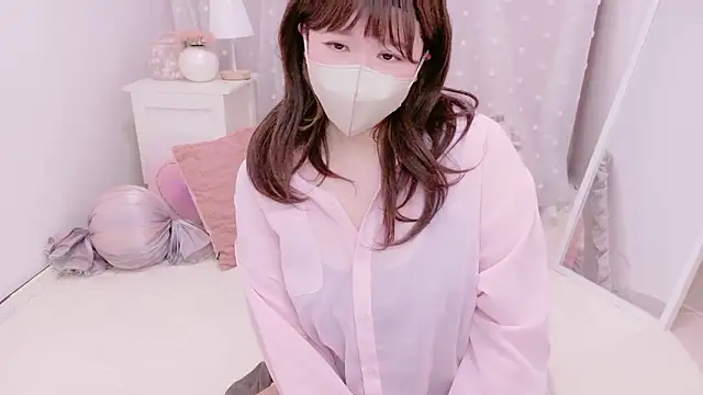  MOMOsan online show from 05/15/26, 01:07