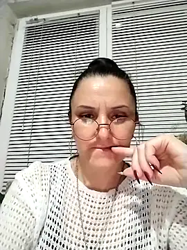 MillaMia45 online show from 05/13/26, 07:33