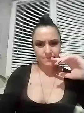 MillaMia45 online show from 05/18/26, 07:41