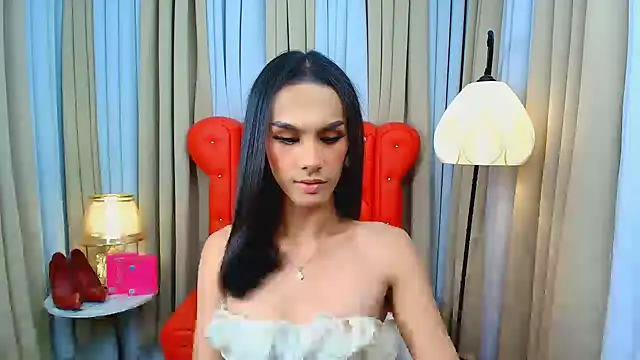 Estella Hilton online show from 06/14/26, 11:01