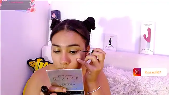 Snapshot of _Sofi_Rios_ chatting on 05/14/26, 05:03 Sofi Rios online show from 05/14/26, 05:03