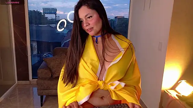 Eva-Apple online show from 06/17/26, 10:32