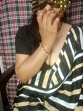 Juli 80 online show from 05/28/26, 04:26