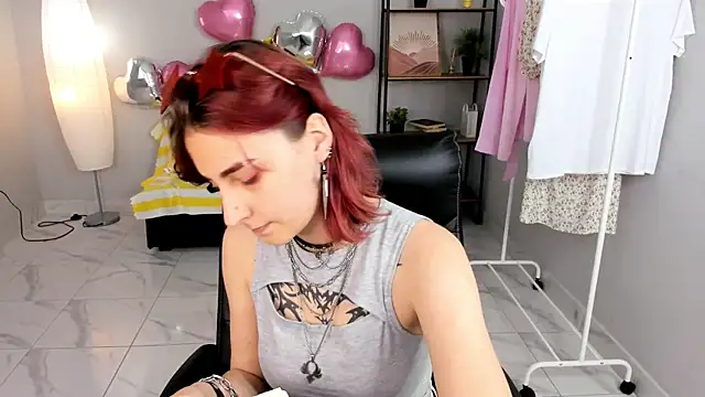 Snapshot of Cruela_Bena chatting on 05/10/26, 11:15 Cruela Bena online show from 05/10/26, 11:15