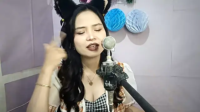 FerminaBoutwell online show from 05/23/26, 09:13