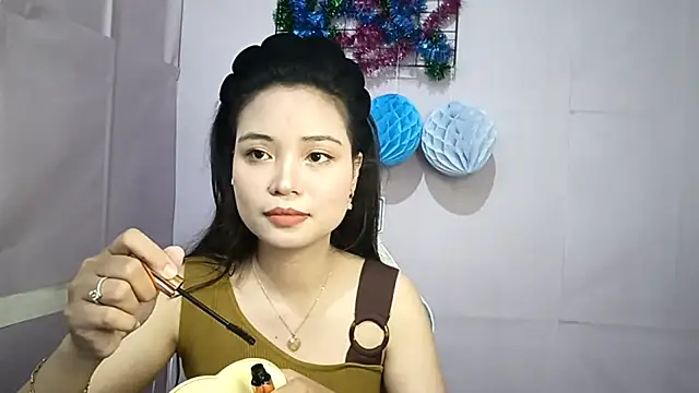 FerminaBoutwell online show from 06/03/26, 11:13