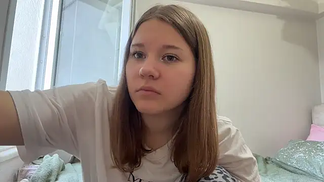 Snapshot of KamalaDuplantis chatting on 05/10/26, 02:22 KamalaDuplantis online show from 05/10/26, 02:22