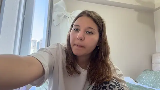 Snapshot of KamalaDuplantis chatting on 05/11/26, 01:17 KamalaDuplantis online show from 05/11/26, 01:17