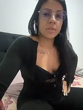 Snapshot of agata-lindinha chatting on 05/11/26, 01:28 agata-lindinha online show from 05/11/26, 01:28