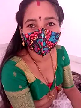 Snapshot of Komal_Bhabhi4u chatting on 07/14/26, 07:13 Komal Bhabhi4u online show from 07/14/26, 07:13