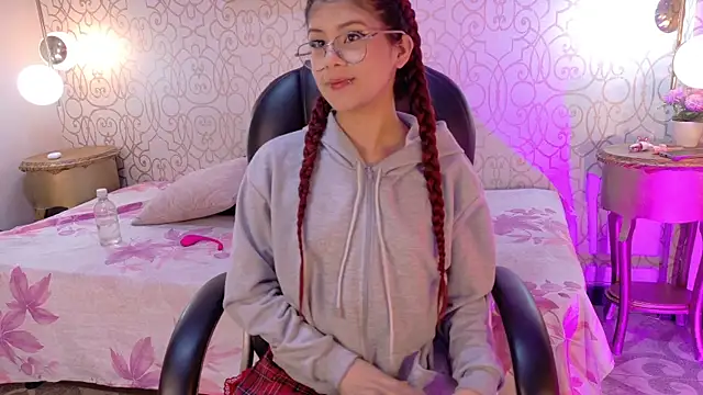zoeecarter  online show from 05/11/26, 11:38