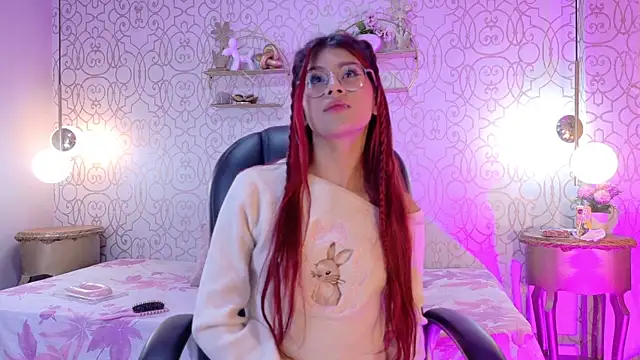 zoeecarter  online show from 05/12/26, 11:18