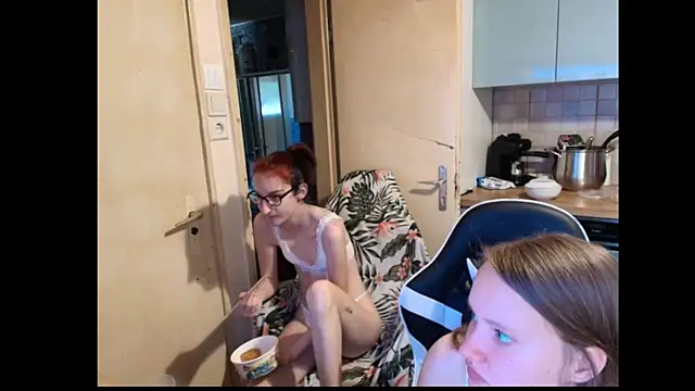 Sexycouple3518 online show from 05/27/26, 03:53